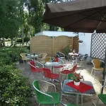 Hotel Zur Saale 2*