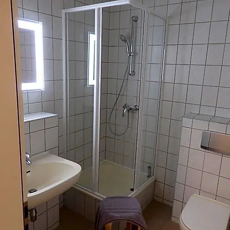 Zur Saale Отель