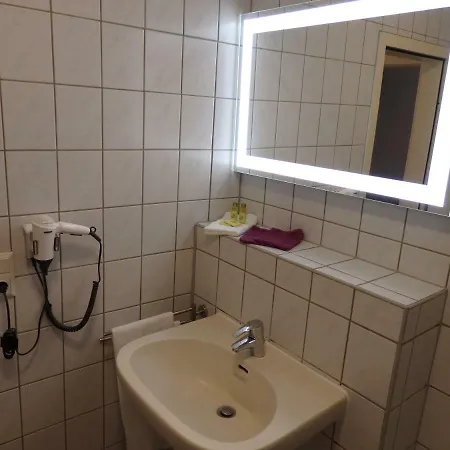 Отель Zur Saale