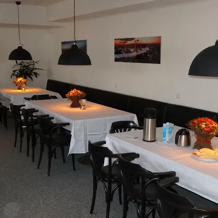 Hotel Zur Saale 2*