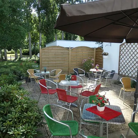 Hotel Zur Saale 2*