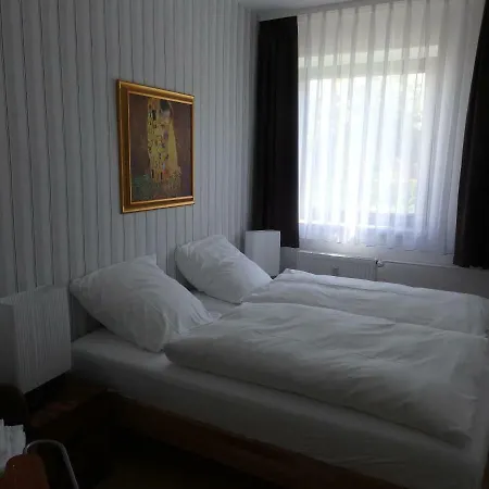 Отель Zur Saale